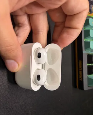 Продаются оригинальные AirPods 1