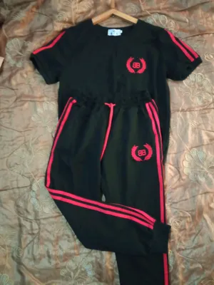 Qiz bola uchun sport kostyumi. 1