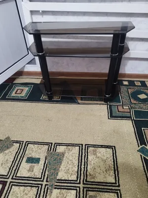 televizor uchun stolcha-tumba