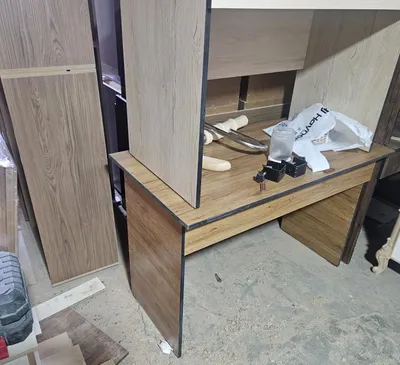 Письменный стол из нового МДФ 1