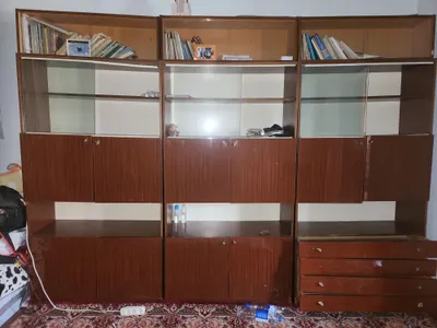 Mebel shkaf sotiladi..