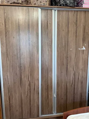 2 ta divan va 1 shkaf, yaxshi holatda 1