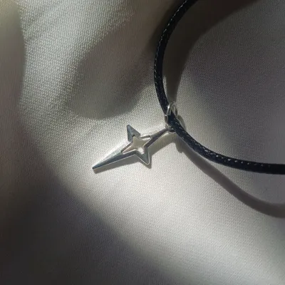 Shnurdagi yulduz shaklidagi kulon 1
