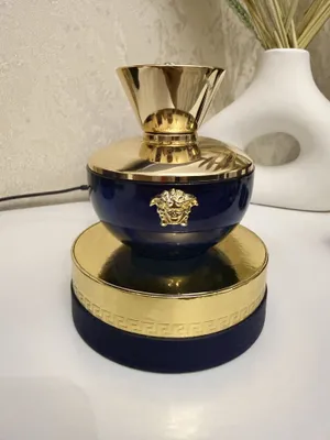 Продается парфюм Versace 1