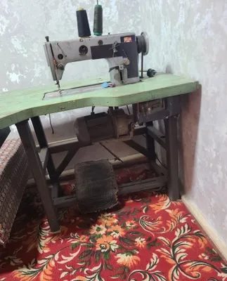 Швейная машинка. .