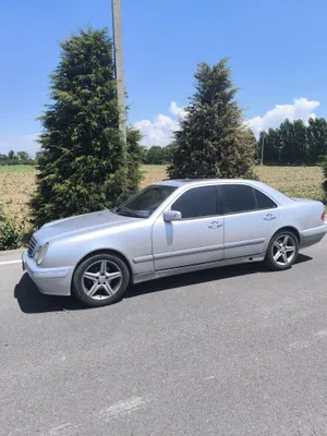 Mercedes w 210 sotiladi 1