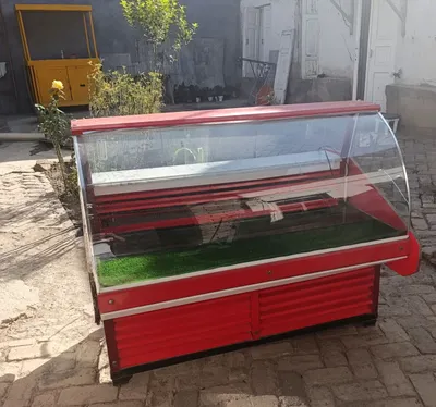 Vitrinali muzlatgich sotiladi 1