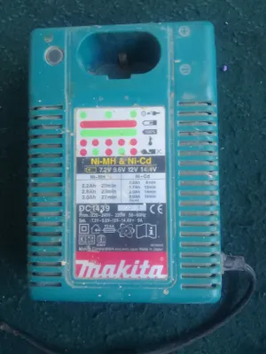 Зарядное устройство для шурповёрт макита японская