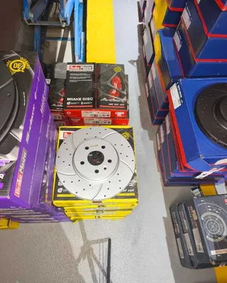 TIGGO 7PRO\8PRO uchun teshikli tormoz disklari va tormoz kolodkalari 1