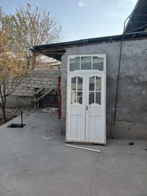Продаётся дверь за 400 тысяч. Цена договорная.