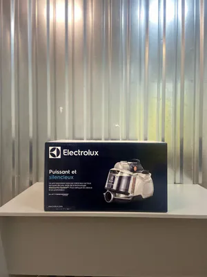 Продаю новые бытовые пылесосы Electrolux ESPC71DB 1