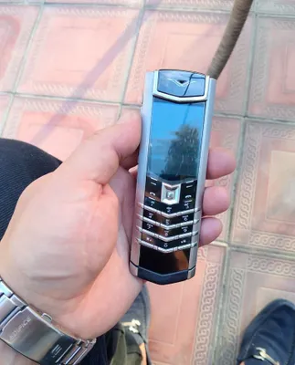 Телефон верту в идеальном состоянии 1