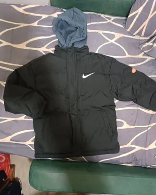 Продам новую мужскую зимнюю куртку Nike 1