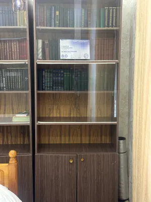 Книжный шкаф в хорошем состоянии 2