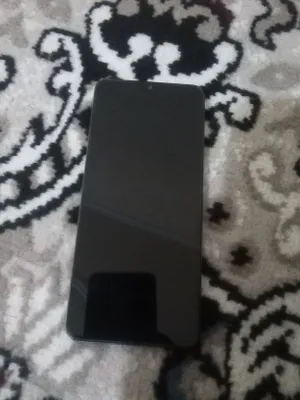 telifon sotiladi hamma joyi rasmiy ekran sinmagan 1
