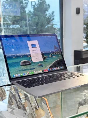Mac Book Pro (2020) 1