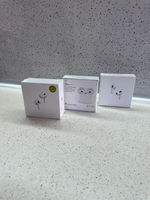 Наушники AirPods.