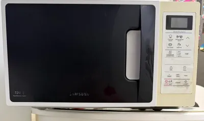 Yaxshi holatdagi Samsung mikroto‘lqinli pechi