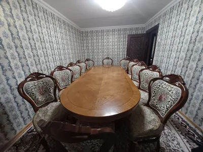 Продаётся стол с 12 стульями. 1