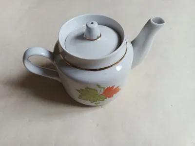 Чайник фарфоровый 1
