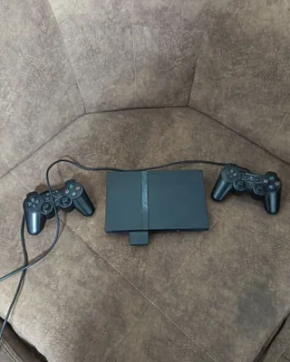PlayStation 2 в хорошем состоянии продаётся за 400.000 есть два джойст 1