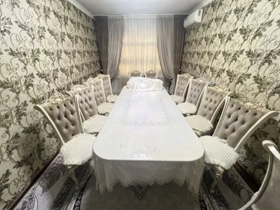 Стол и стулья на 12 персон 1