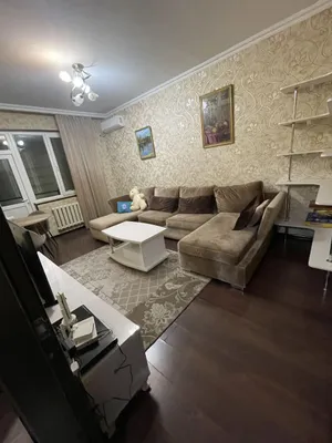 Срочно продаёться 2 комнатная Метро Ц квартал 1
