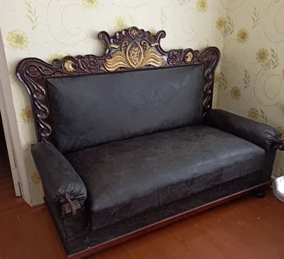 Продается диван из кожезаменителя б/у 1
