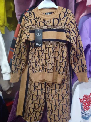 To‘qilgan Dior kostyumi