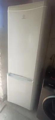 Холодильник Indesit 1