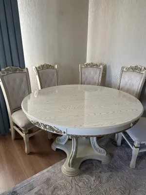 Продаются стол и 6 стульев 1