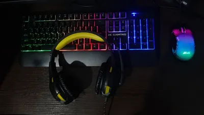 Продам наушник 2e gaming 1