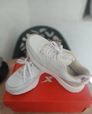 Женские кросовки Kinetix 1
