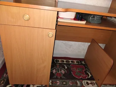 Компьютерный стол 1
