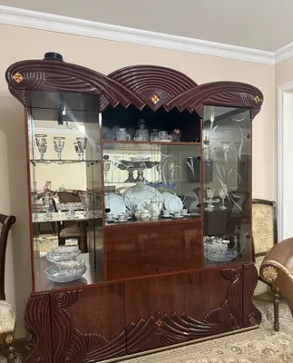 Продается большой сервант