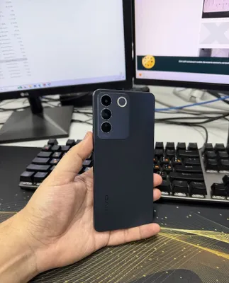Vivo V27e, 256 ГБ, чёрный 1