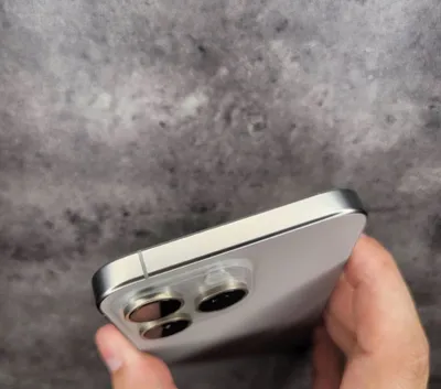 Srochnoo 15pro 256gb 2ta sim