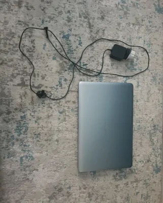 ASUS-X541N. Kabeli bilan ishlaydigan noutbuk.