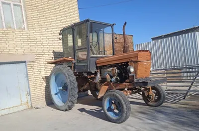 T28 traktori sotiladi