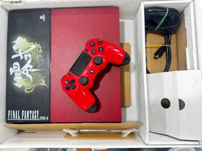 PS 4 fat limited ed sotiladi 1