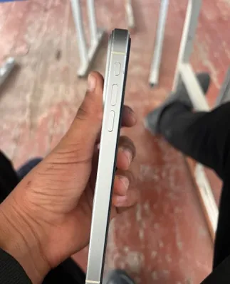 iPhone 11 в корпусе 17 Pro 1