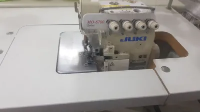 Оверлок Juki, прямая строчка 1