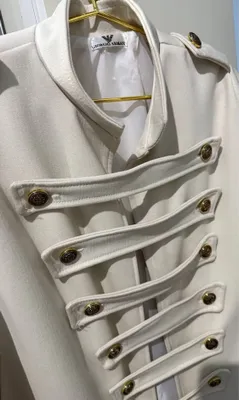 Панчо сотилади Giorgio Armani 1