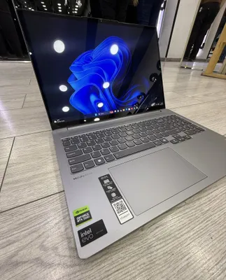 Lenovo IdeaPad Pro 5 16" Gen 9 Oled 120hz | Ultra 9 | RTX 4050 | 32GB 1