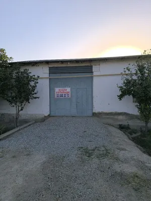 Karmana tumani Gulshan qoʻrgʻonida Hovli sotiladi 1