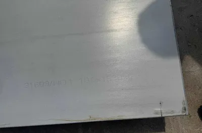10 mm qalinlikdagi AISI 304 zanglamaydigan po‘lat listi, issiq prokat, 1500x3000 mm, №1 mat 1
