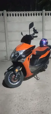 Benzinli skuter Honda 1