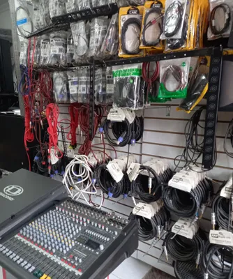 Кабеля шнуры разьемы XLR RCA JACK SPEAKON TV микрофонные акустические.
