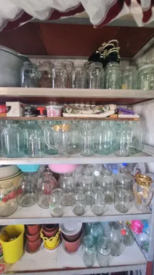 Продаются банки: 3-литровые и 1-литровые, хорошие, без трещин. Можно выбрать отдельно. 1