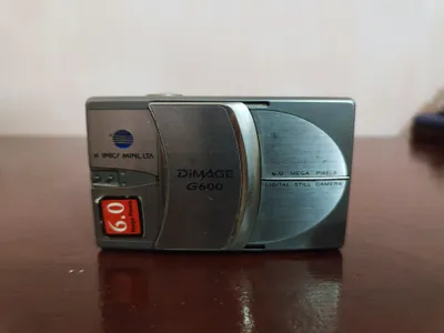 Цифровой фотоаппарат Konica Minolta DiMAGE G600 1